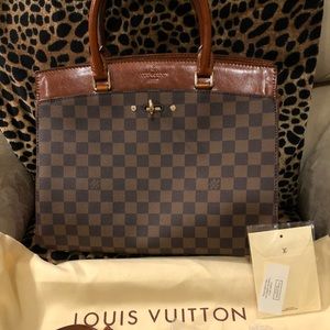 Luis Vuitton hand bag